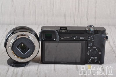 Sony A6000 + E 16-50MM-3