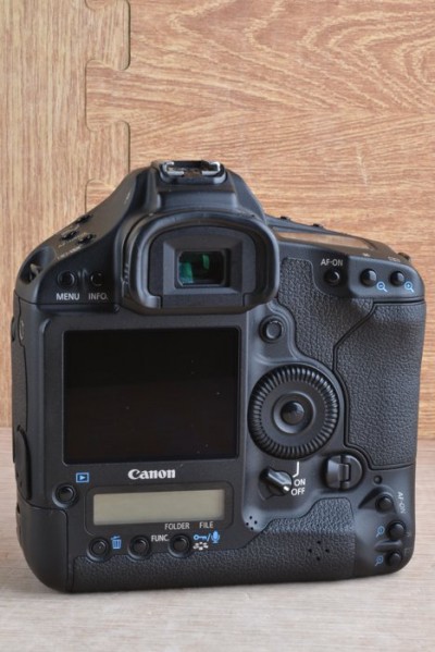 Canon EOS 1D Mark IV-3