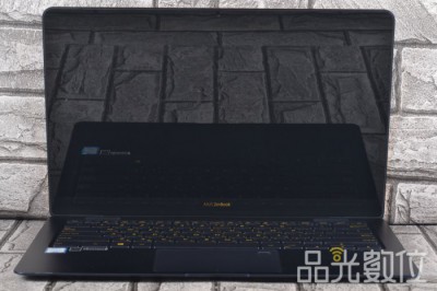 ZenBook 3 UX490UAR-1