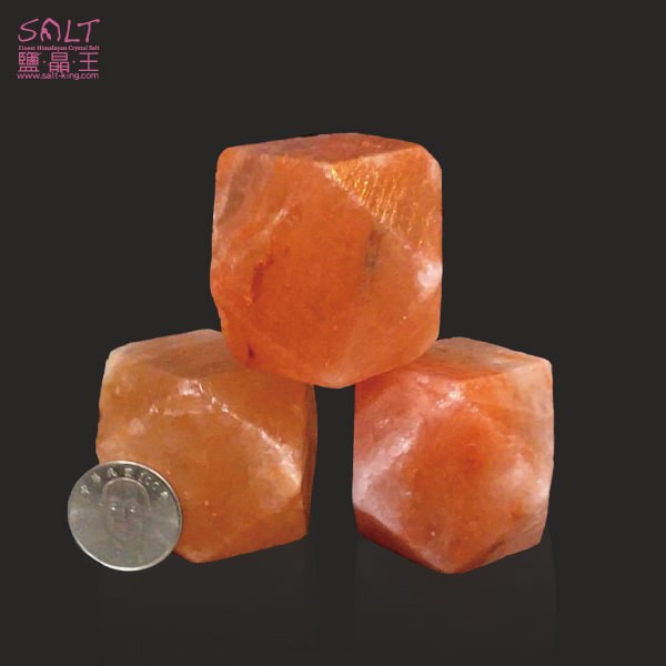 鹽燈專家【鹽晶王】巴基斯坦玫瑰結晶鹽《鑽石》（三顆），手工磨製而成。