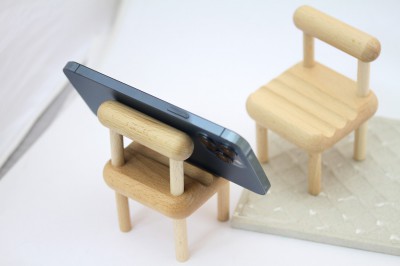 木質椅子造型手機支架-01